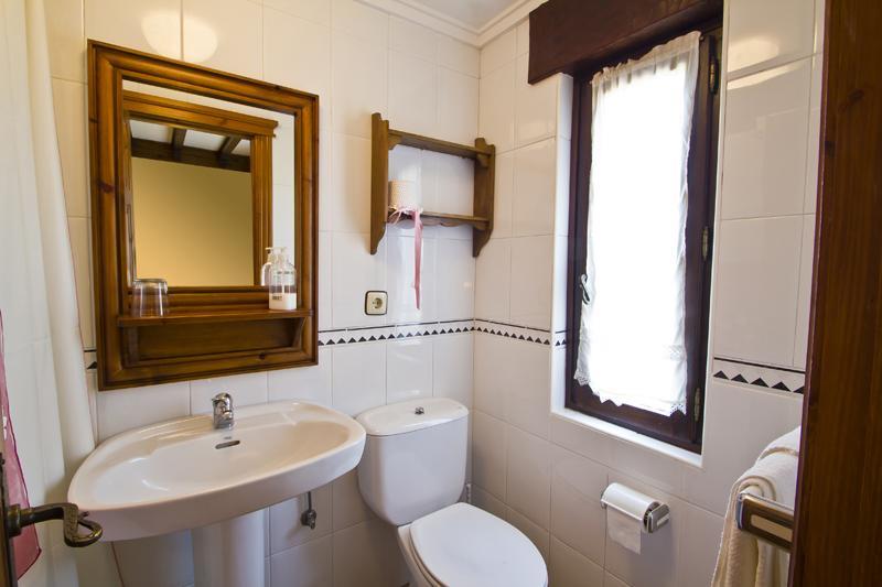 Hospedaje Granada San Vicente De La Barquera Zimmer foto
