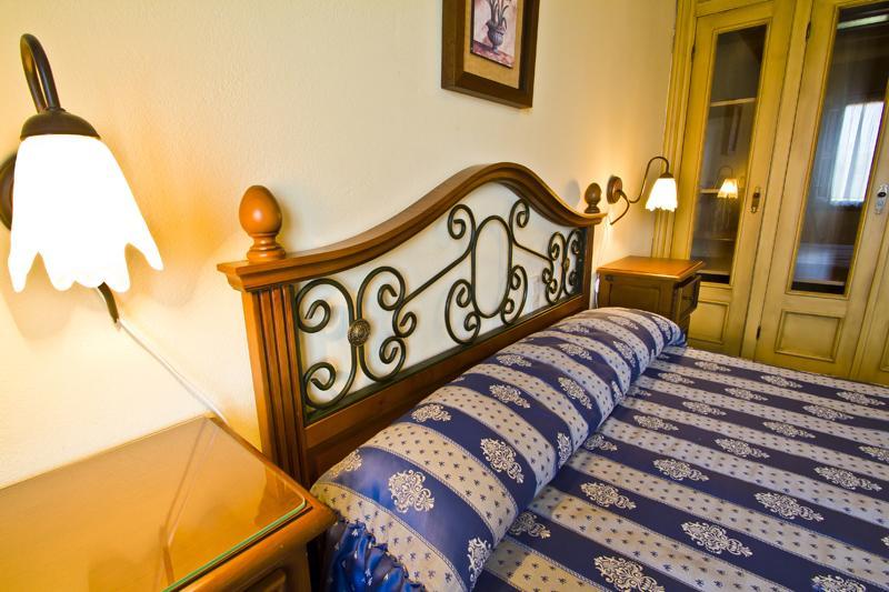 Hospedaje Granada San Vicente De La Barquera Zimmer foto