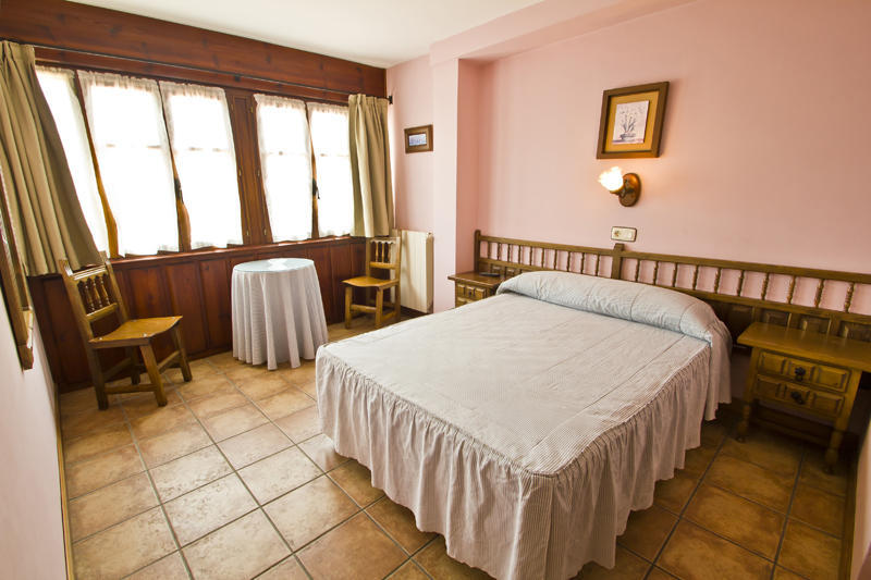 Hospedaje Granada San Vicente De La Barquera Zimmer foto
