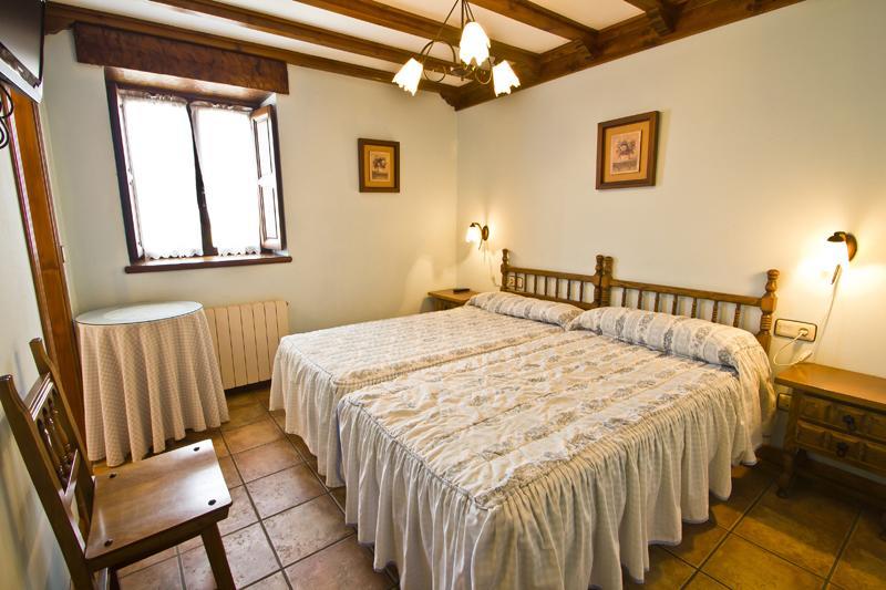 Hospedaje Granada San Vicente De La Barquera Zimmer foto
