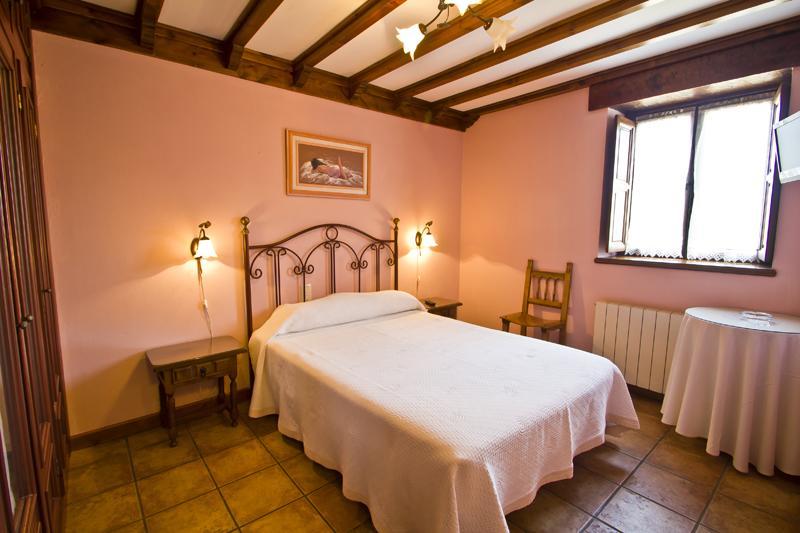 Hospedaje Granada San Vicente De La Barquera Zimmer foto